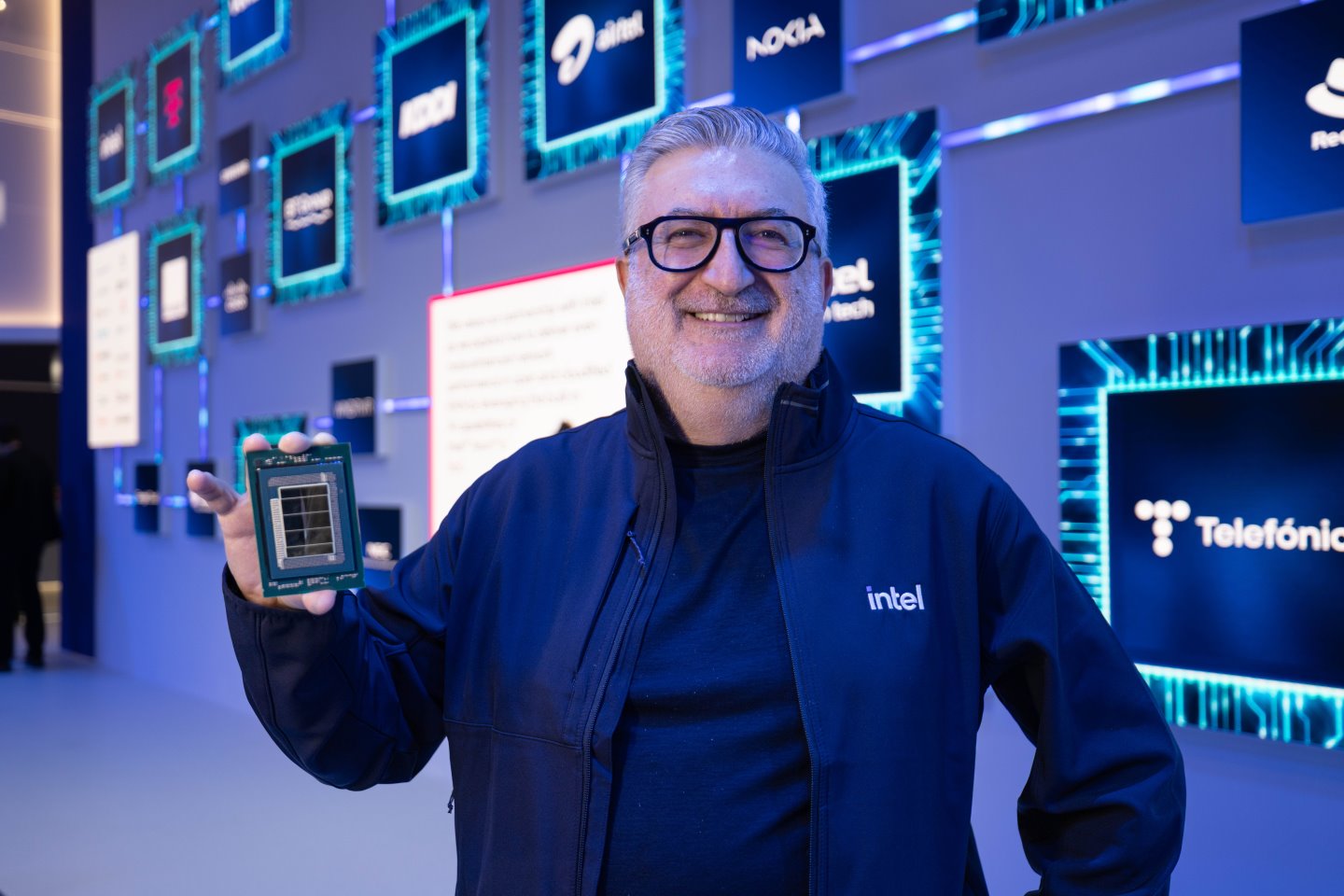 Intel於MWC 2026分享趨勢觀點：AI並非「CPU與GPU之爭」，而是相輔相成