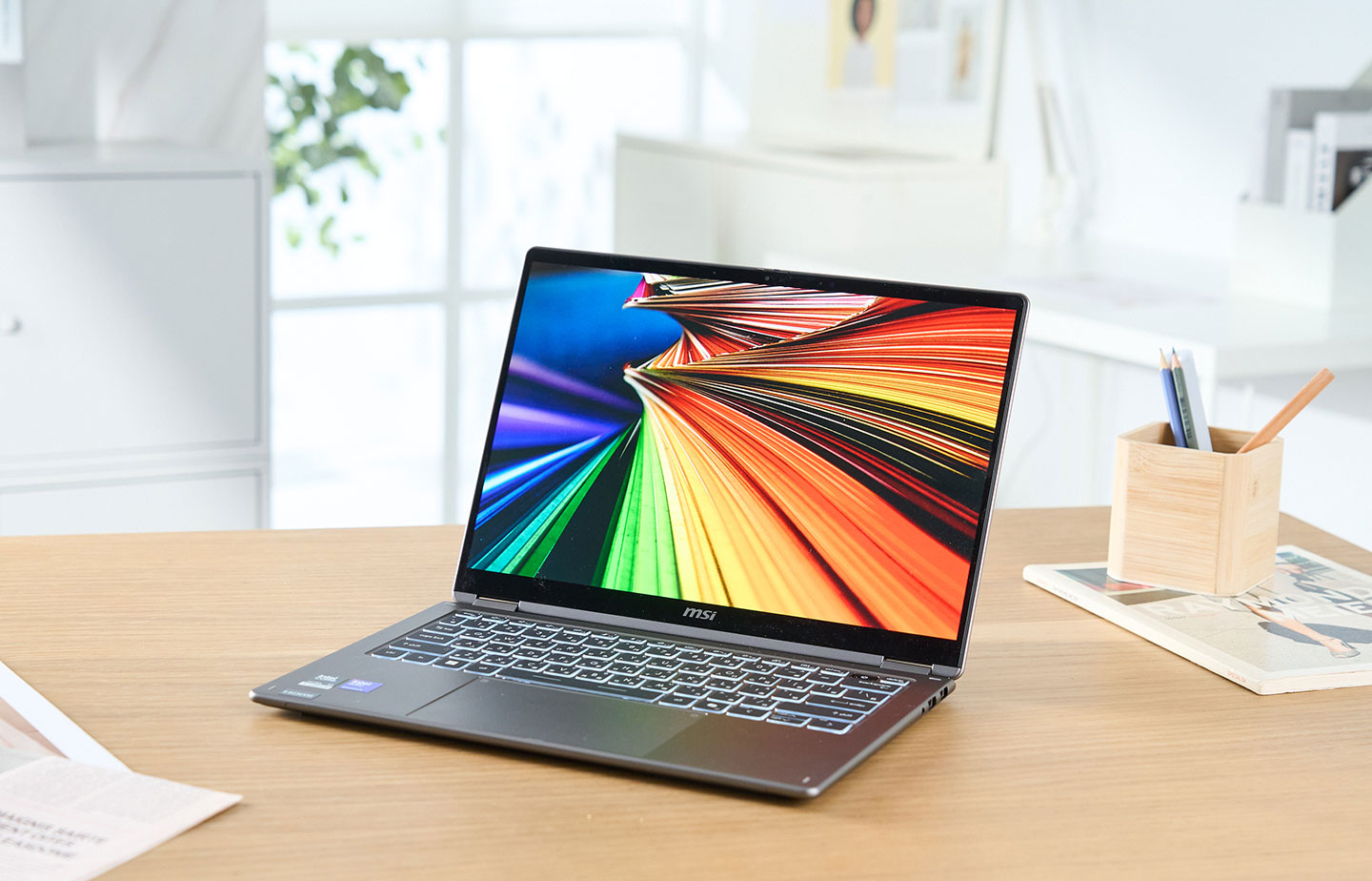 Prestige 14 Flip AI+ 由裡到外的升級幅度讓人十分有感。