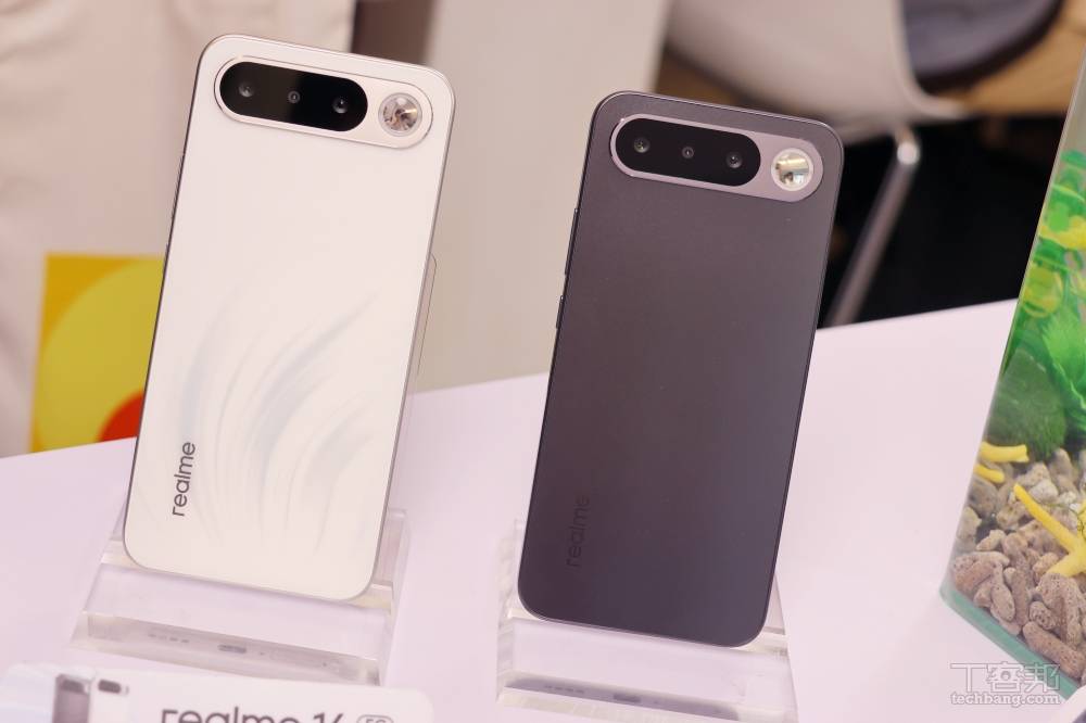 realme 16 系列正式發表，內建後置補光自拍鏡、導入 AI 影像玩法