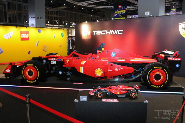樂高《拼出夢幻愛車》闖關活動於桃園台茂購物中心登場！現場朝聖 1:1 比例樂高 F1 法拉利模型