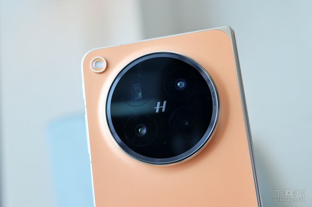 不只沒有摺痕，OPPO Find N6 升級 AI 產生圖表、相機也跟著升級了