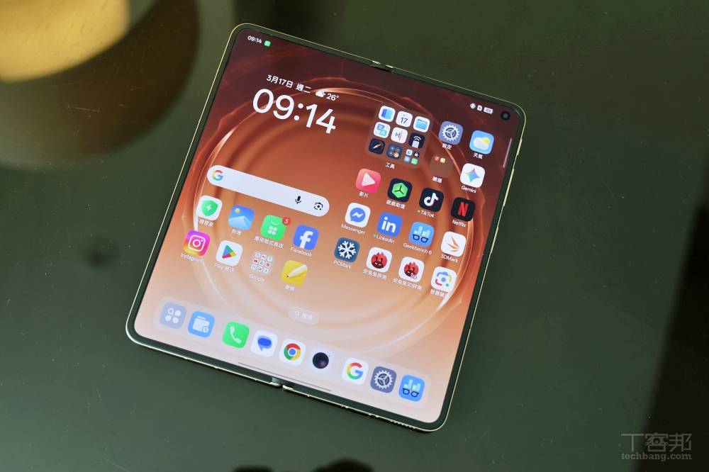 不只沒有摺痕，OPPO Find N6 升級 AI 產生圖表、相機也跟著升級了
