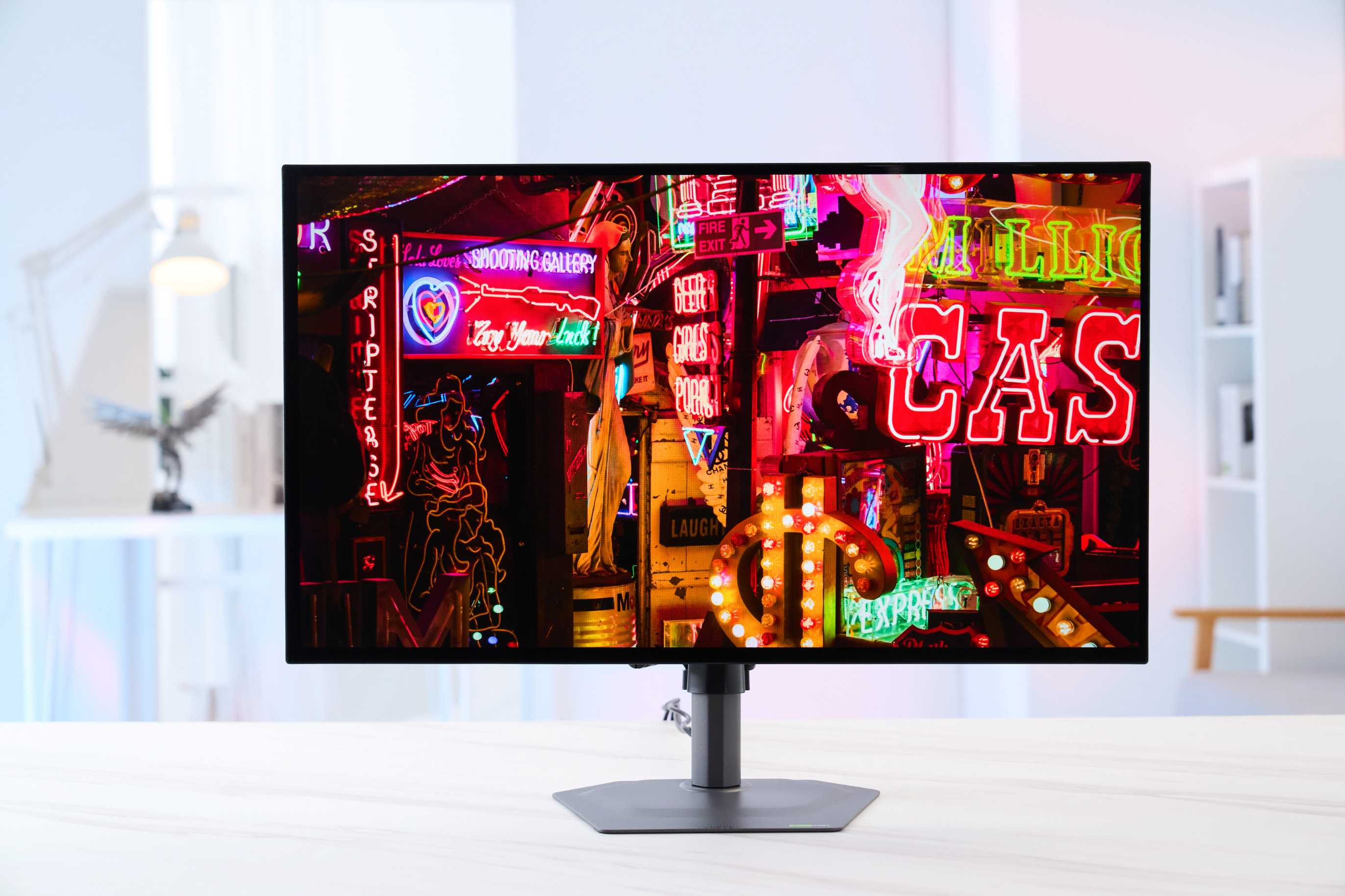 Primary RGB Tandem OLED 架構讓 MO27Q28GR 的 HDR 峰值亮度達到 1500 尼特，視覺衝擊力大幅提升。