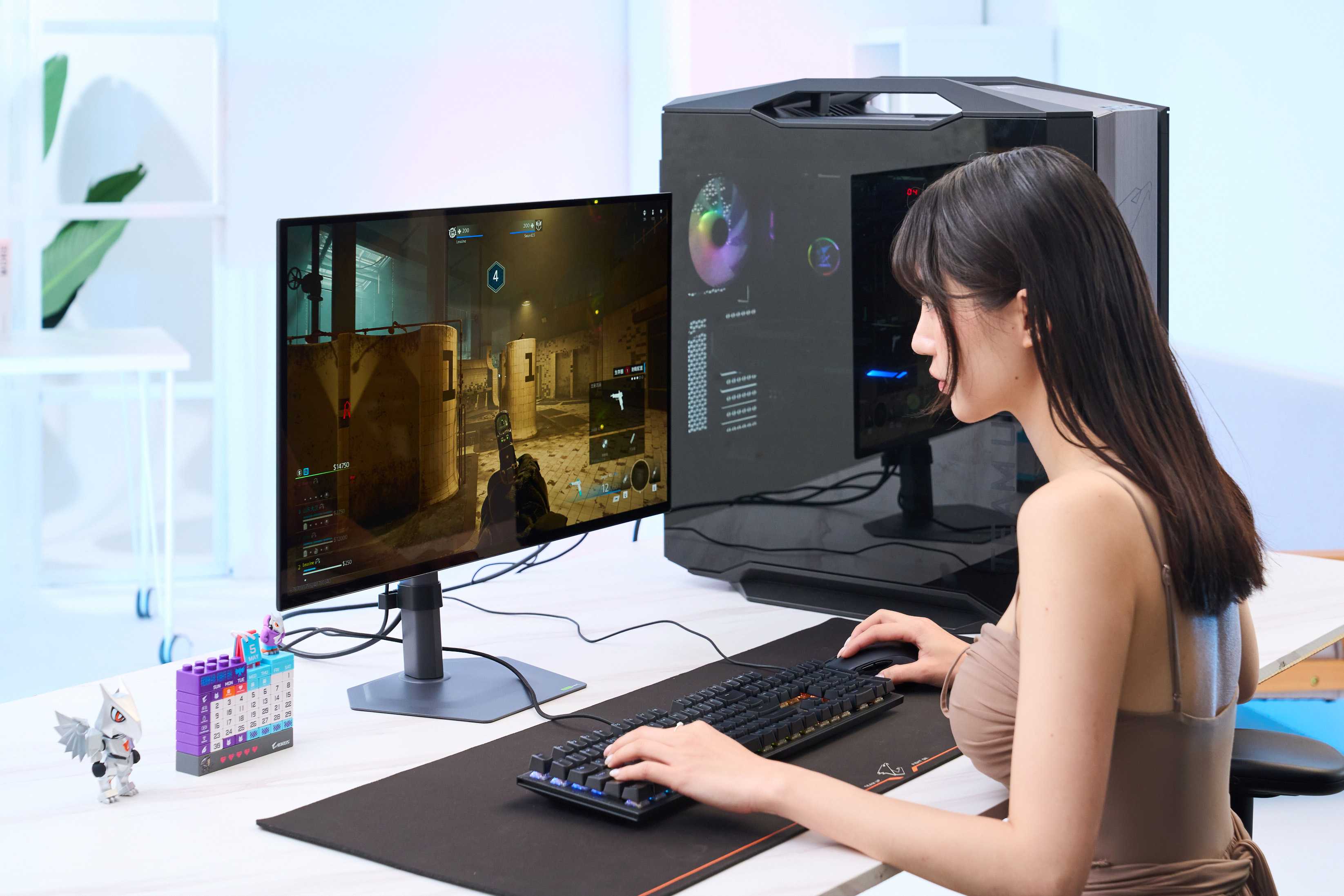 280Hz 更新率搭配 Ultra Clear，FPS 競技的反應速度與畫面清晰度都能達到極致表現。