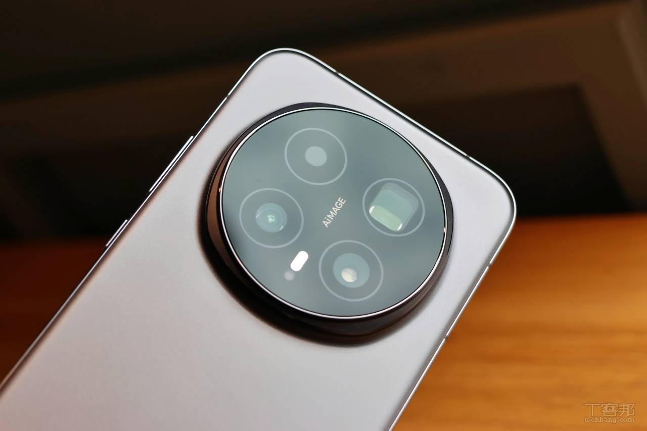 Honor Magic 8 Pro 實測：手機變相機？超狂2億長焦、7100mAh續航怪獸一次到位！