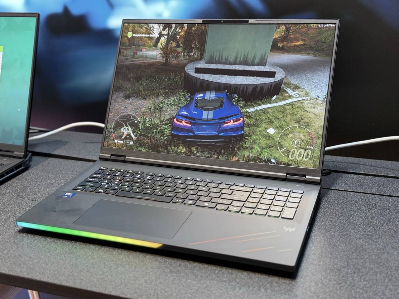 【COMPUTEX 2026】Acer Predator Helios 18 AI 搭載 RTX 5090 登場，Nitro Blaze Link 串流掌機僅 464 克