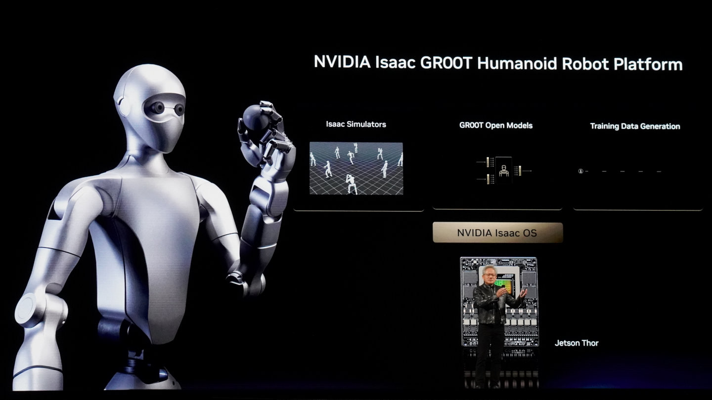 左方的全新人型機器人參考設計（Reference Humanoid Robot）可以搭配現有Isaac GR00T人型機器人平台，加速開發人型機器人的工作流程。