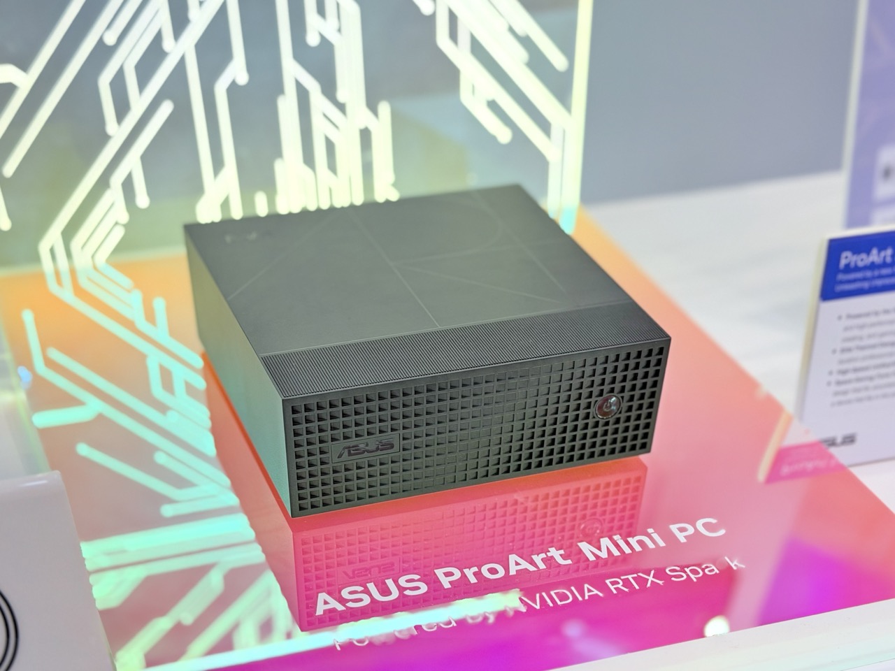 【COMPUTEX 2026】直擊 NVIDIA RTX Spark 新機！ASUS ProArt、MSI Prestige 筆電及迷你桌機搶先看