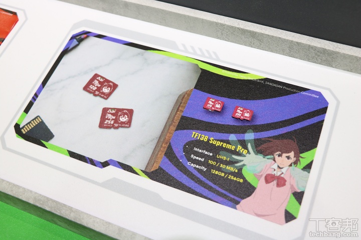 TF138 Supreme Pro《膽大黨》聯名 microSD 記憶卡，採用UHS-I 介面，提供 128GB 與 256GB 容量選擇，最高讀取速度可達 100MB/s。