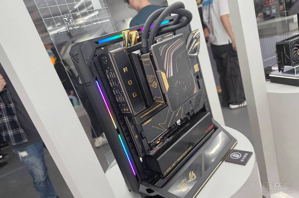 華碩 ROG 20 週年快閃店進駐中山商圈:現場展示全新電競筆電與限量 DIY 組裝套裝