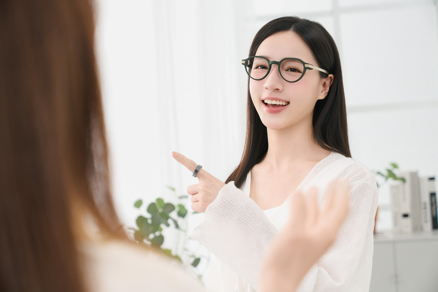 帶你重新認識「智慧顯示眼鏡」,Even G2 × Even R1 完整體驗