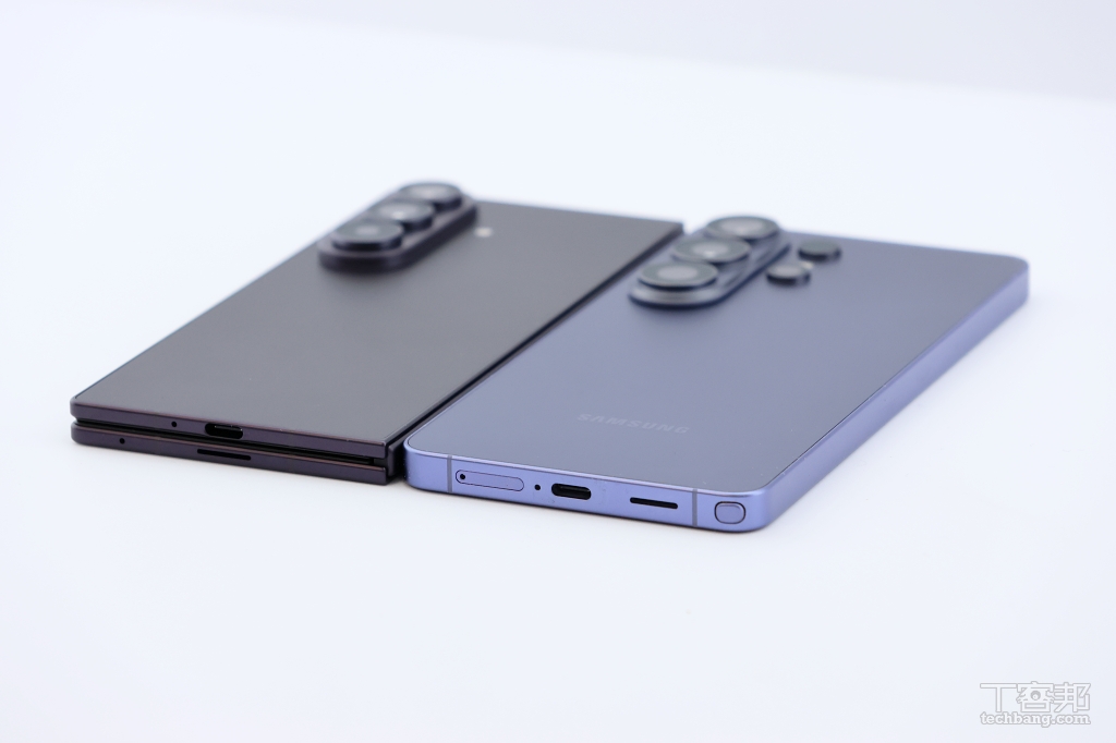 左為 Galaxy Z Fold 8 Ultra,右為 Galaxy S26 Ultra。