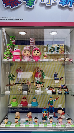 蠟筆小新模型展櫃。