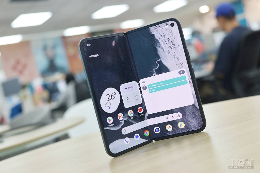 開價突破 6 萬元！Google Pixel 11 Pro Fold 值得買嗎？機身「瘦身」有感、30倍變焦進化重點一次看