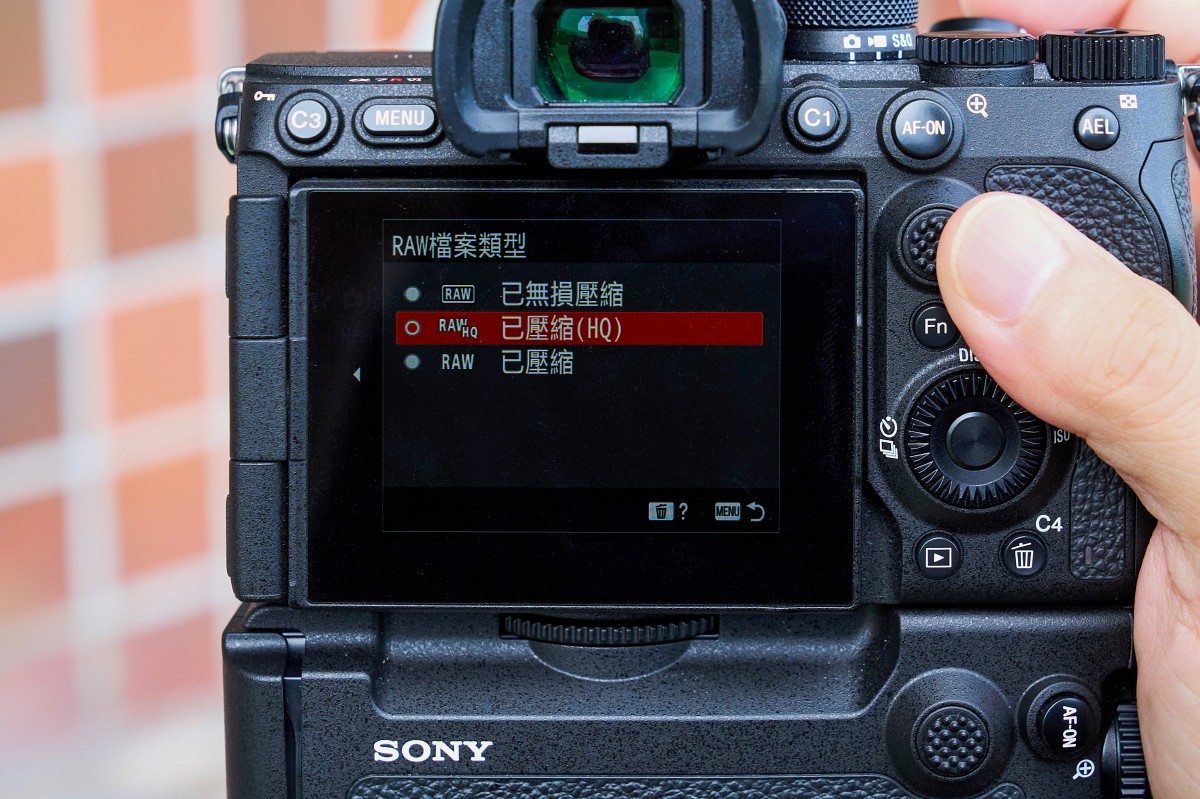 α7R VI 的 HQ RAW 能在維持一定畫質的同時有效降低檔案容量,對經常要大量連拍的運動攝影來說有相當高的實用性。