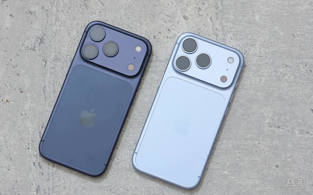 左為 iPhone 17 Pro，右為 iPhone 18 Pro。