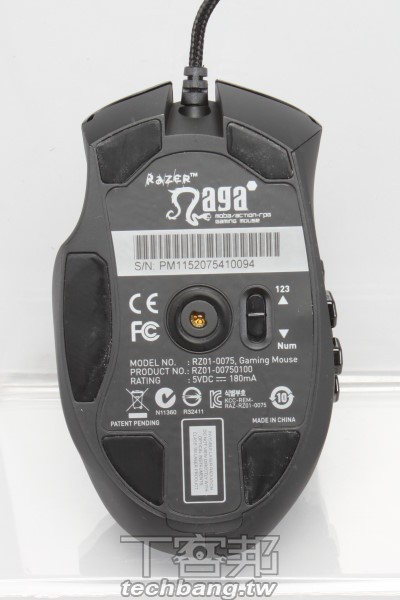 Razer Naga Hex 電競滑鼠開箱，6鍵更好按